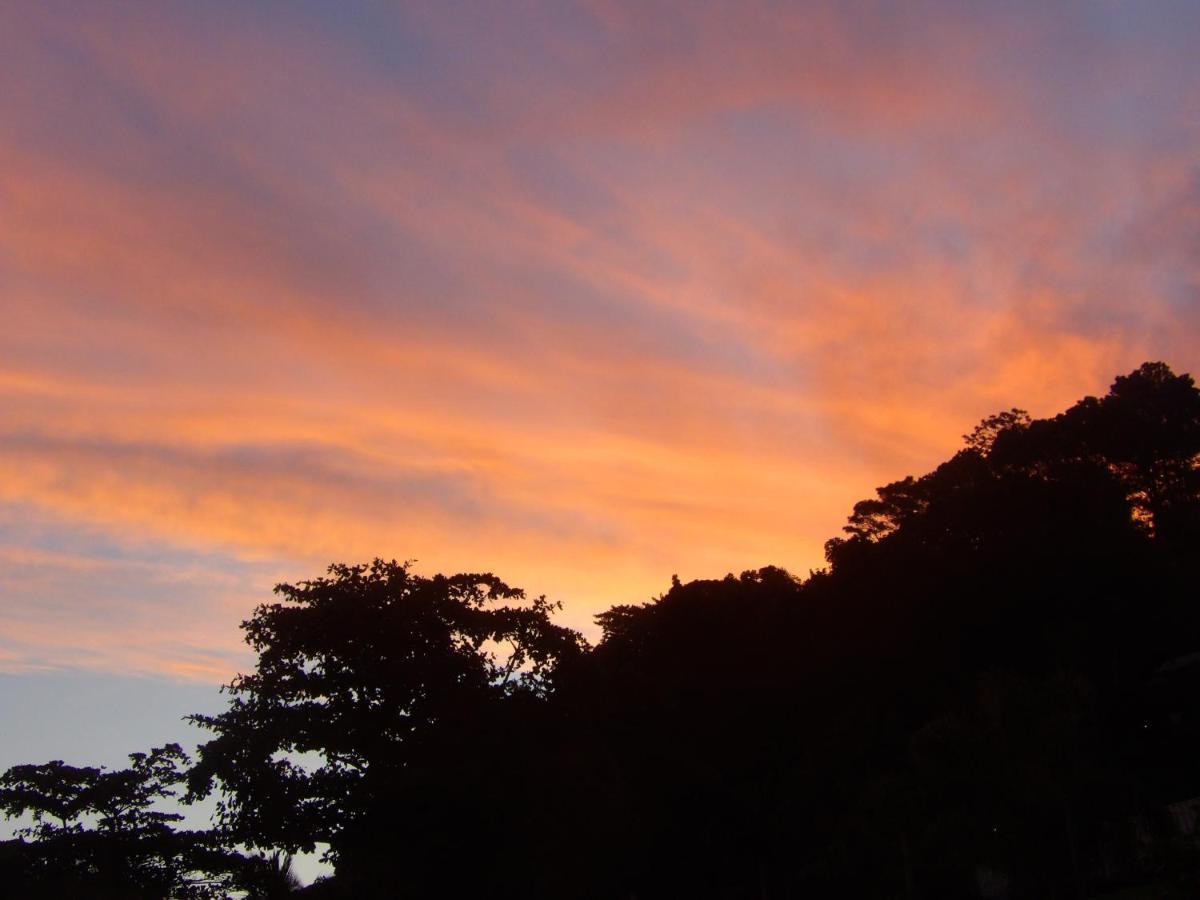 Suite Som Do Mar Da Vermelha Do Centro Ubatuba Esterno foto